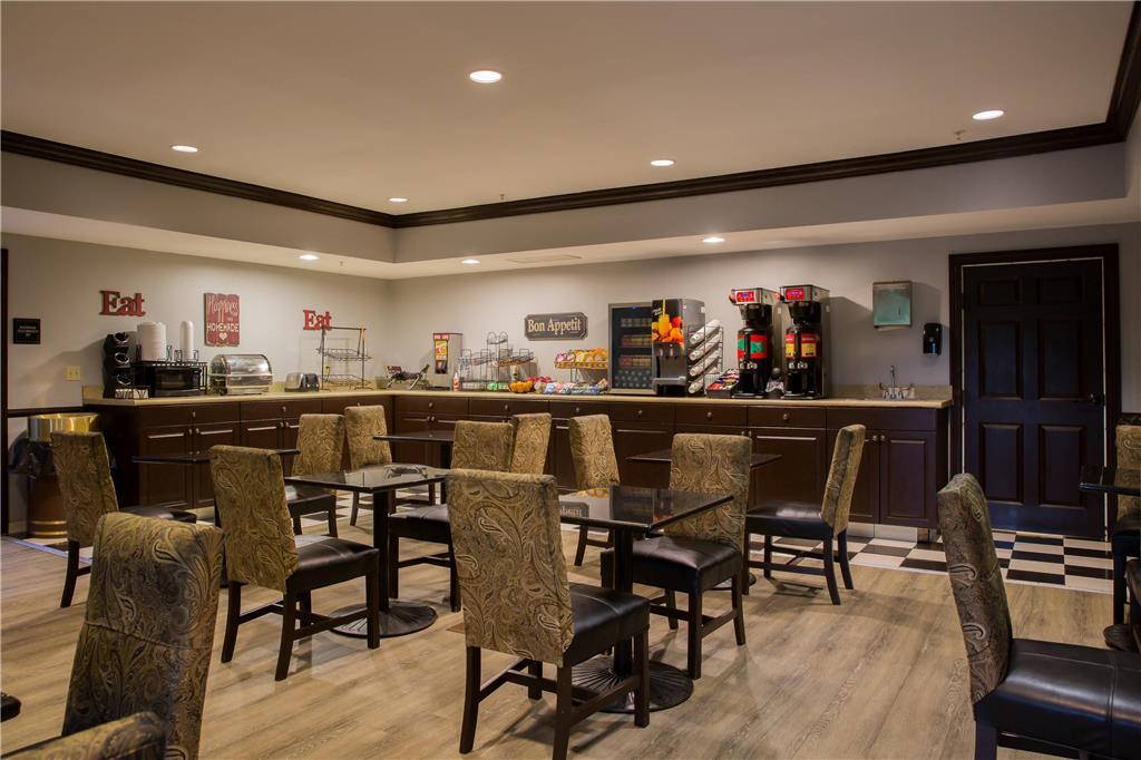 Evangeline Downs Hotel, Ascend Hotel Collection Opelousas Restaurant photo